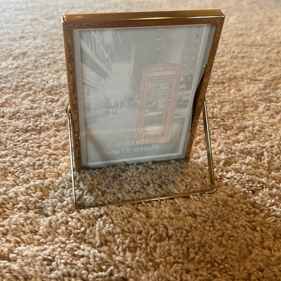 5 x 7 Gold Picture Frame - Picture 3 of 3